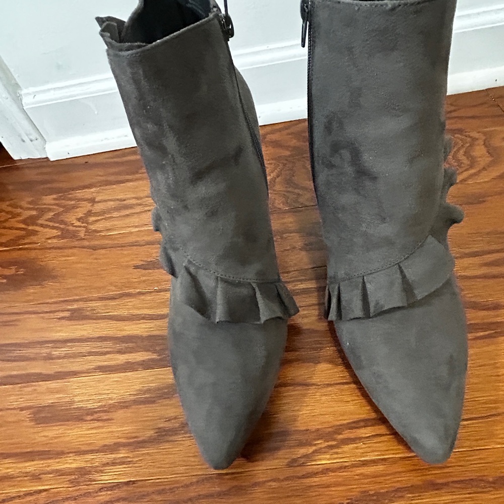 JG Ankle Boots with Ruffle Detail and Pointed Toe
